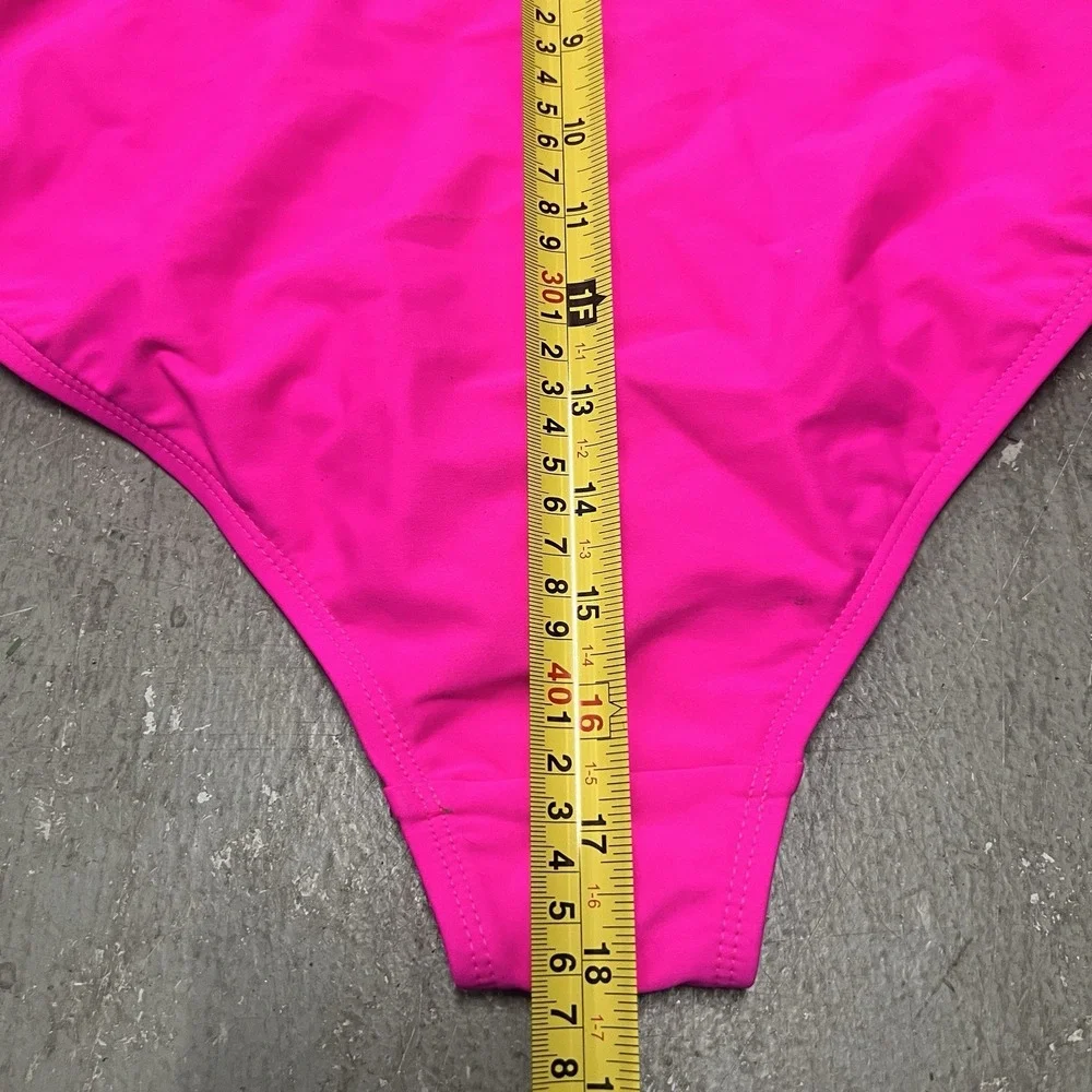 Torrid Women's One Piece Swimsuit Size 00 Pink Wire-Free Lined‎ Low Coverage
